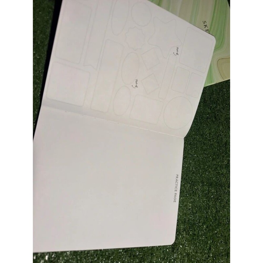 Sketch book bundle - Picture 3 of 4